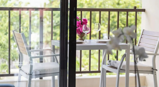 Апартаменты Creole Breeze Self Catering Apartments