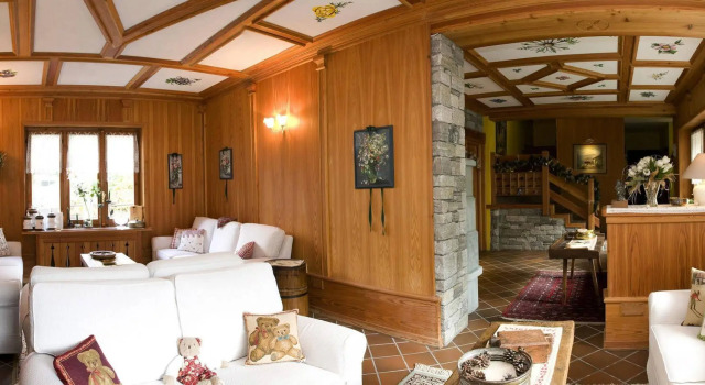 Albergo Alpenrose Ski&Bike Mountain Hotel, Забронировать Отель Грессоне-Сен-Жан Грессоней, рядом с Горнолыжный курорт Грессоне-Сен-Жан