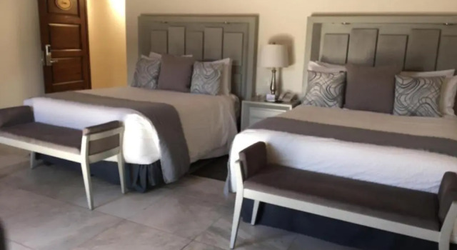 Четырёхместный номер Superior Hotel Casa Don Quijote