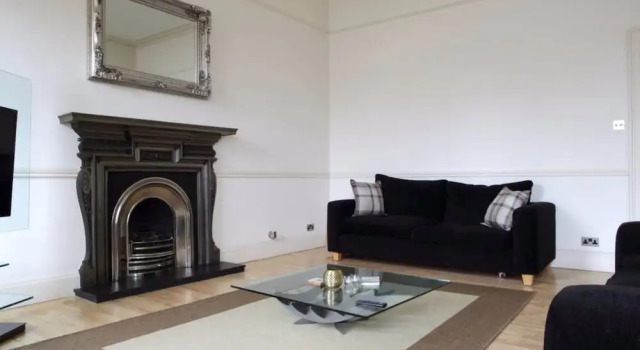 4 Bedroom Apartment In City Centre, Забронировать Апартаменты/квартира Апартаменты Эдинбурга, рядом с Scottish Widows Bank Plc, Апартаменты/квартира