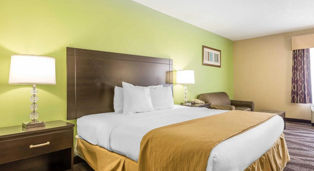 Номер Standard Quality Inn