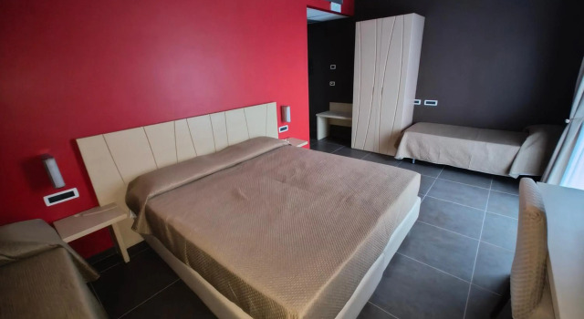 Sunrise Hotel, Book Hotel Hoteller i Casoria med parkering, Parkering