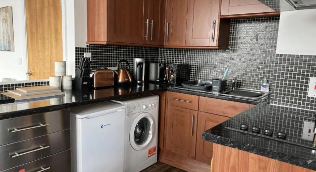 Luxury Penthouse Suite Duplex 1 Bedroom Apartment & Skylight in Northampton Town Centre, Varaa Huoneisto Asunnot kohteessa Merseyside, Huoneisto