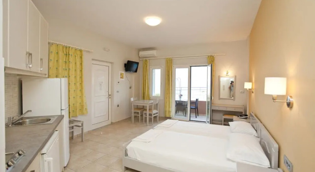 Студия Phaedra Hotel