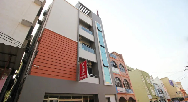 OYO Flagship 8346 LazyStays