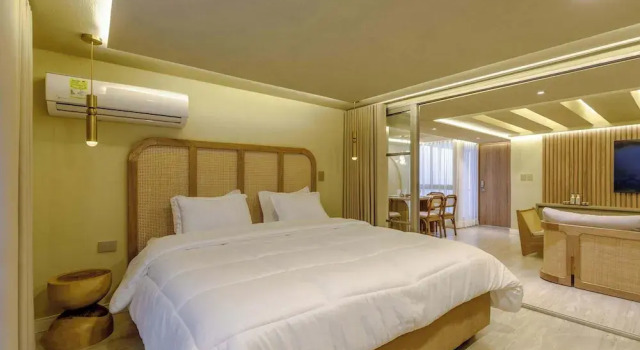 w Chic 2BR w Balcony in Cartagena Historic Center