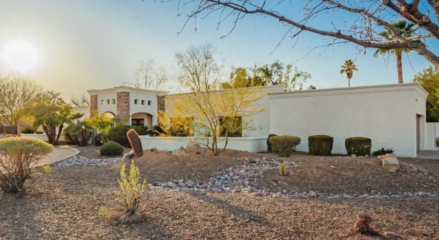 Коттедж Family Gem in Paradise Valley: Hot Tub, Large Yard