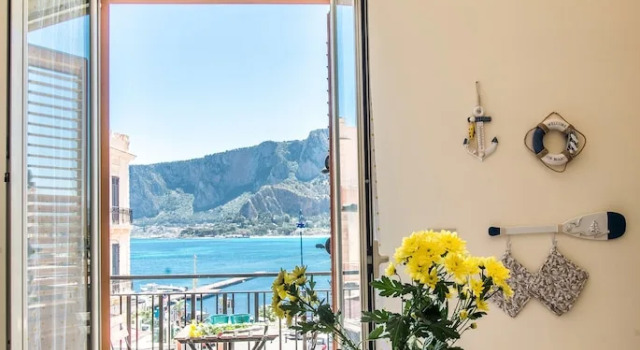 Апартаменты c 1 комнатой с балконом Casetta Vista Mare in Piazza a Mondello by Wonderful Italy