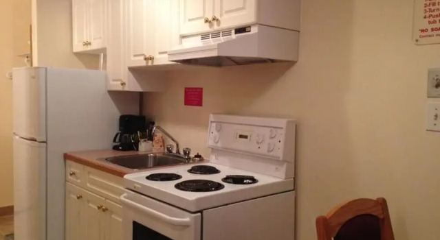 Четырёхместный номер Standard Western Budget Motel Peace River