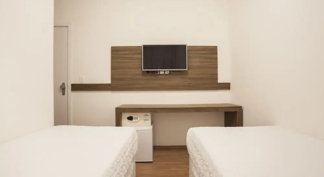 Номер Economy Travel Inn Express Hotels Brás