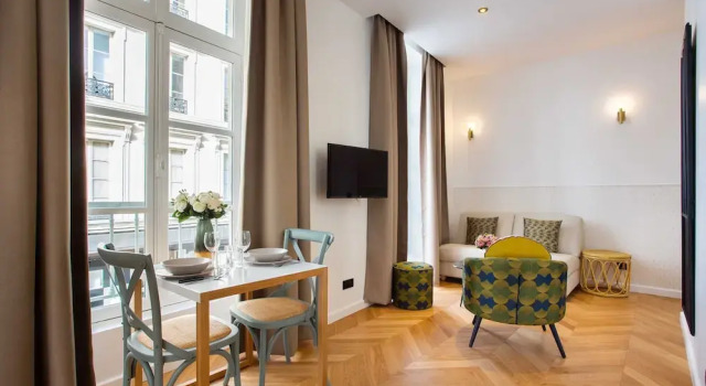 Intimate Apartment - 1br/3p - Near Le Marais, Забронировать Апартаменты/квартира Париж Иль-де-Франс, рядом с Станция метро Rambuteau