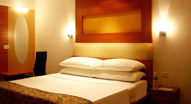 Hotel Riverside Resort and Spa Kumbakonam, Забронировать Курортный отель Отели штата Тамилнада с бассейном, Бассейн