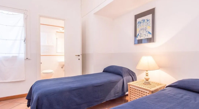 RSH Giulia Large Piazza Navona Apartment