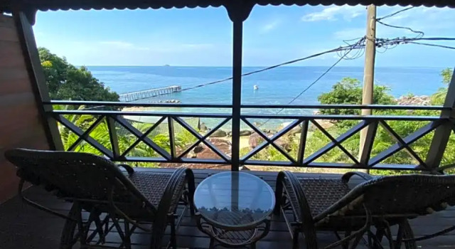Номер Deluxe Minang Cove Resort