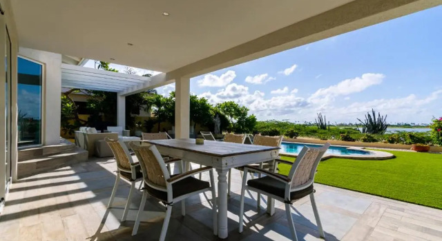 Ocean View! Fully Renovated Villa, Private Pool!