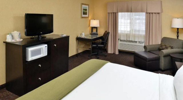 Номер Standard Holiday Inn Express Hotel & Suites Charlotte by IHG