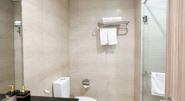 Четырёхместный семейный номер Standard с балконом и с видом на сад Kaira Boutique Hotel