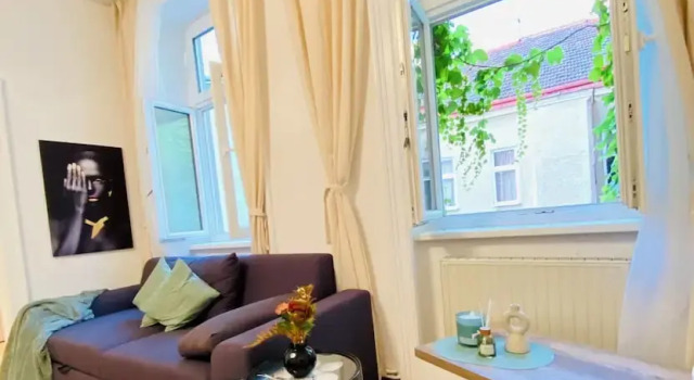 Cozy 2BR Apartment Close to Westbahnhof, Prenota Appartamento Vienna Austria