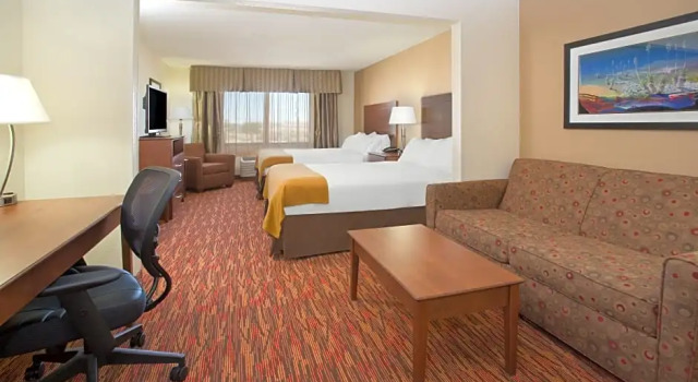 Четырёхместный люкс Holiday Inn Express & Suites Truth or Consequences by IHG - Newly Renovated