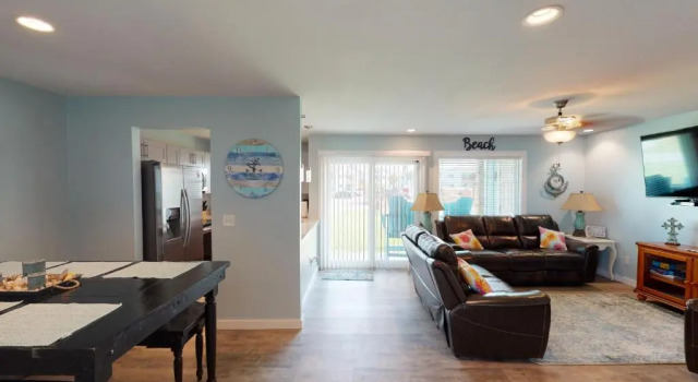 AH-B106 Completely Remodeled Ground Floor Condo, Overlooking PoolHot Tub