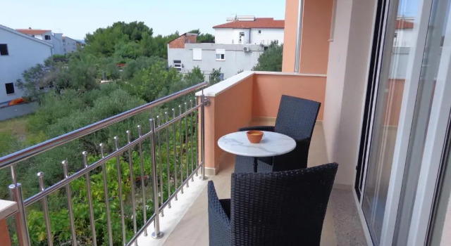Апартаменты c 1 комнатой с балконом и с видом на сад Apartments Villa J i M by the sea