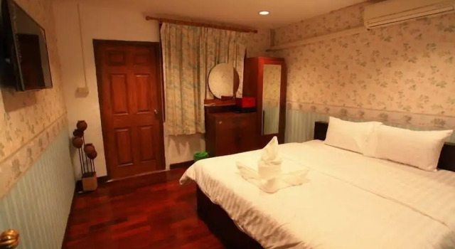 Коттедж Lanna Pool Villa