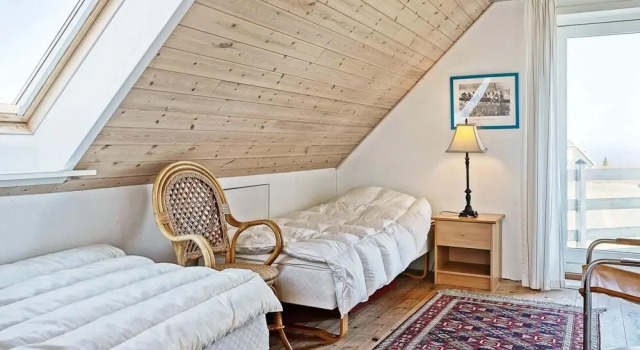 Cozy Holiday Home in Gudhjem near Golf Course, Prenota Hotel Gudhjem Bornholm, vicino a Scogliere Helligdomsklipperne