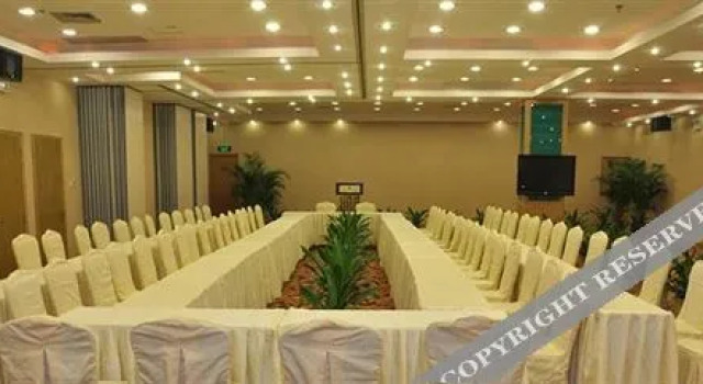Xiang Gui International Hotel, Rezerwuj Hotel Hotele w Nanning z parkingiem, Parking
