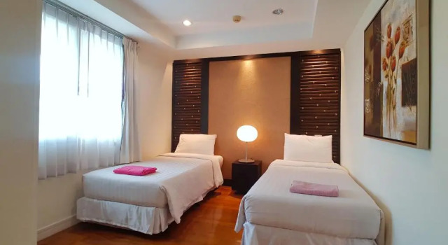 Spacious apartment with Ocean view in Panwa