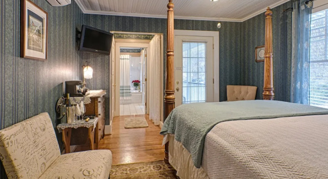 Номер Standard с балконом и с видом на город Broad River Inn