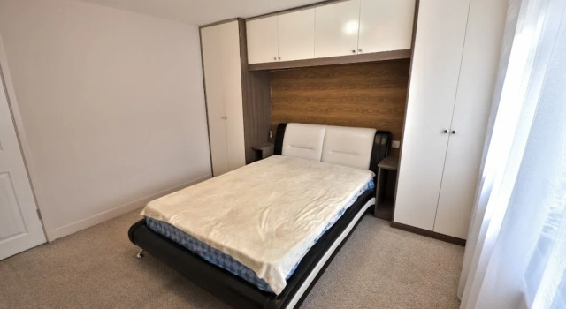 Immaculate 2-bed Apartment in Isleworth by River, Varaa Huoneisto Asunnot kohteessa Merseyside, Huoneisto