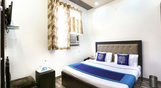 OYO 9602 Hotel Bharat Lodge, Book Hotel Amritsar Punjab