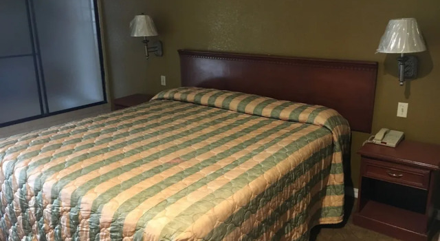 Двухместный номер Bellflower Travel Inn