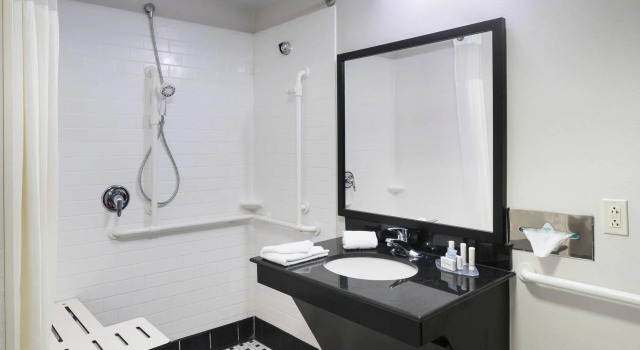 Четырёхместный люкс Fairfield Inn & Suites Kansas City Overland Park