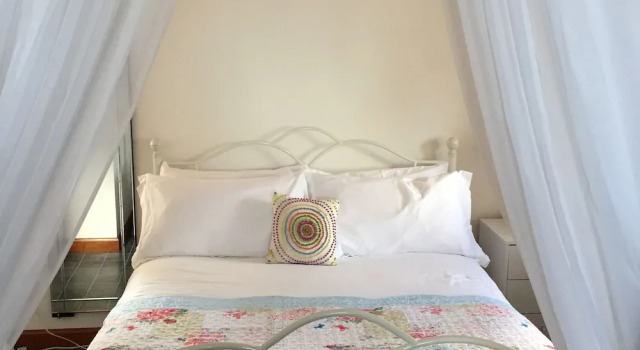 Коттедж с балконом и с видом на море Pew With a View - Seafront Cottages