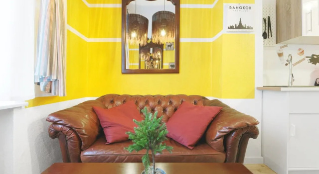 Sweet Central Tiny Apartment for 4 People