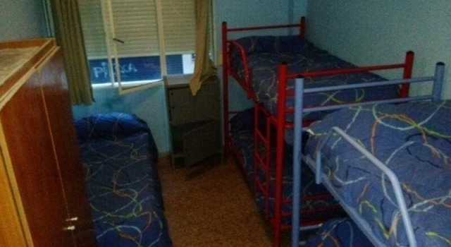 Residencia Málaga Backpackers, Забронировать Отель Карретера-де-Кадис Малага, рядом с Здание Табакалера