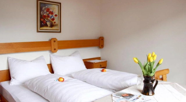 Pension Cafe Wiesenhof, Rezerwuj Hotel Hotele w Salzburg z parkingiem, Parking