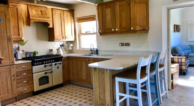 Коттедж с 4 комнатами Cottage Aigéan