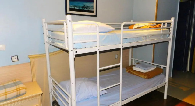 Кровать в общем номере Antares hostel