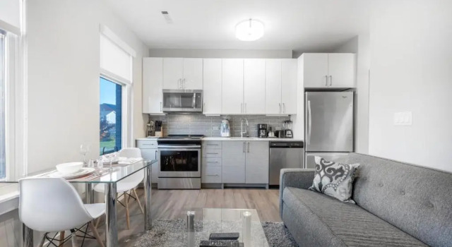 Студия Deluxe Global Luxury Suites East Boston