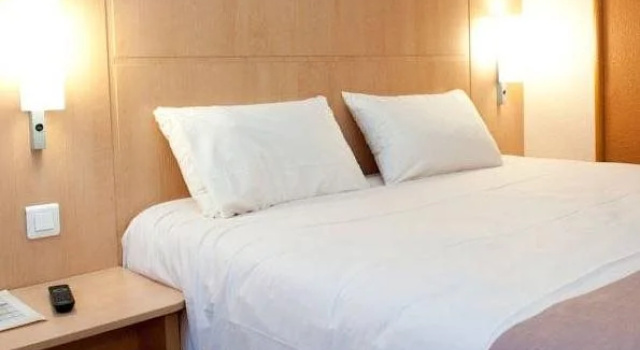 Egg Hotel Gonesse, Забронировать Отель Отели О-де-Франс с парковкой, Парковка