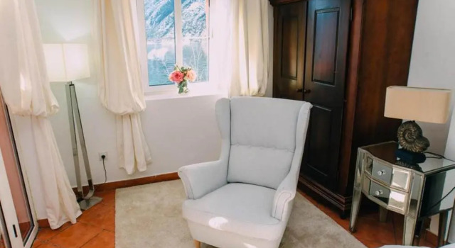 Casa Pasinovic, Book Feriehus Hoteller i Kotor Riviera med parkering, Parkering