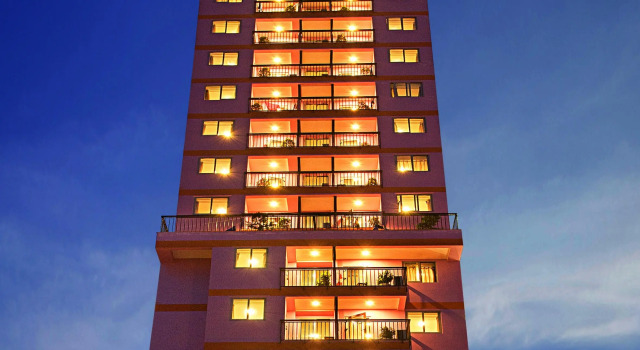 Golden Rain 2 Hotel
