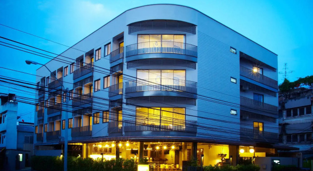 Siri Oriental Bangkok Hotel
