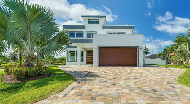 Коттедж с 5 комнатами с балконом Game Room & Bbq: Cape Coral Escape, 5 Mi to Beach!