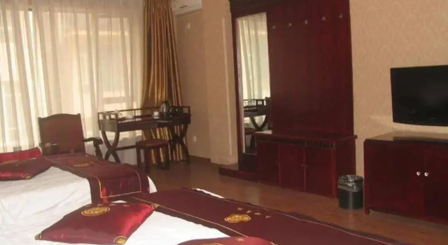 Shanshen Hotel, Prenota Hotel Hotel a Sichuan con parcheggio, Parcheggio