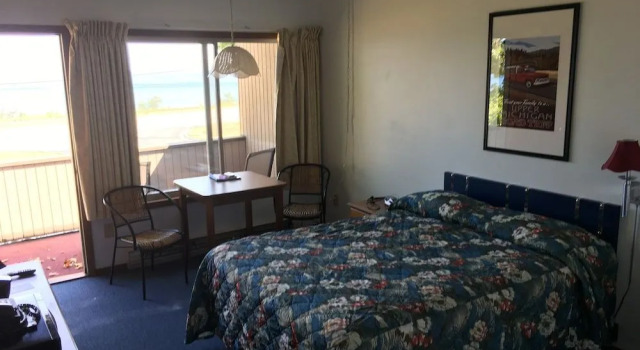 The Birchy, Adventure Lodging by Base Hospitality Group, Rezerwuj Hotel Marquette Michigan