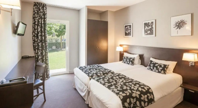 Standardowy dwuosobowy pokój Hotel Alienor