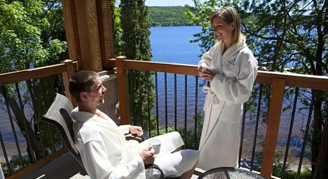 Двухместный люкс с видом на озеро Manoir du Lac William